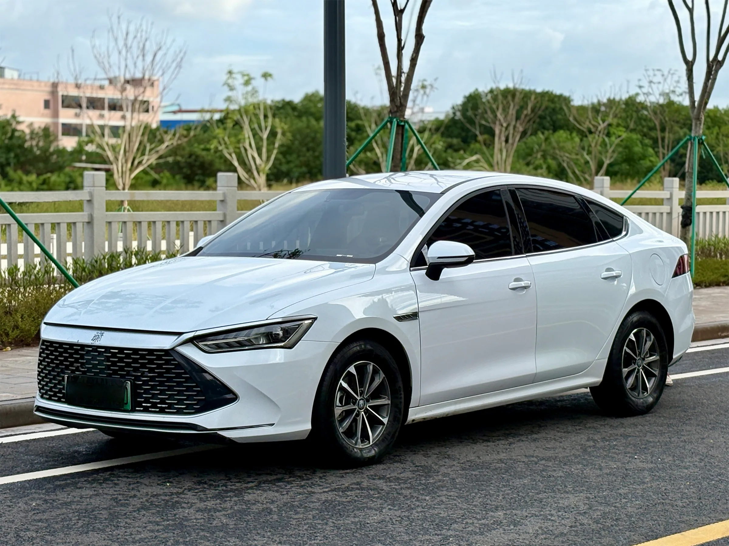 BYD Qin Plus DM-i 2023 1