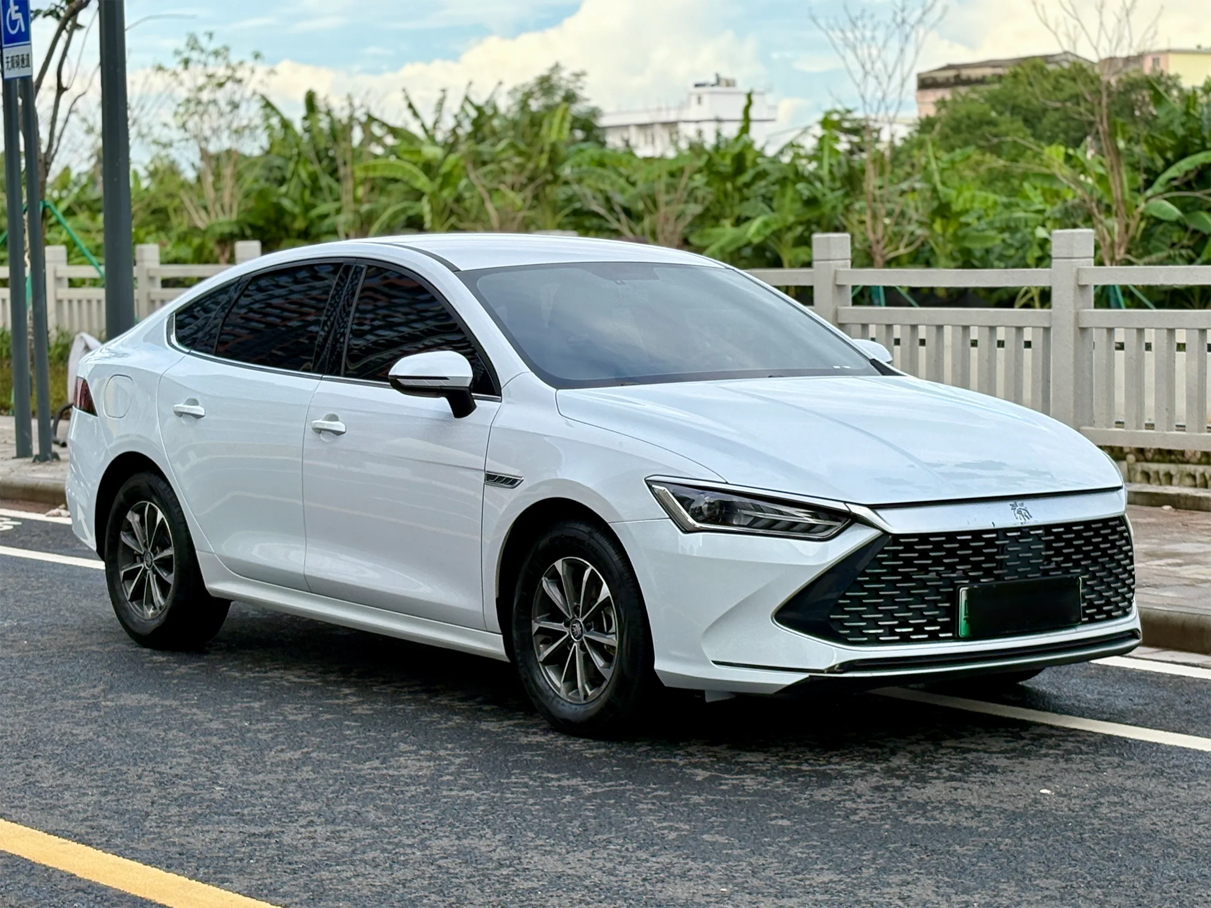 BYD Qin Plus DM-i 2023 3