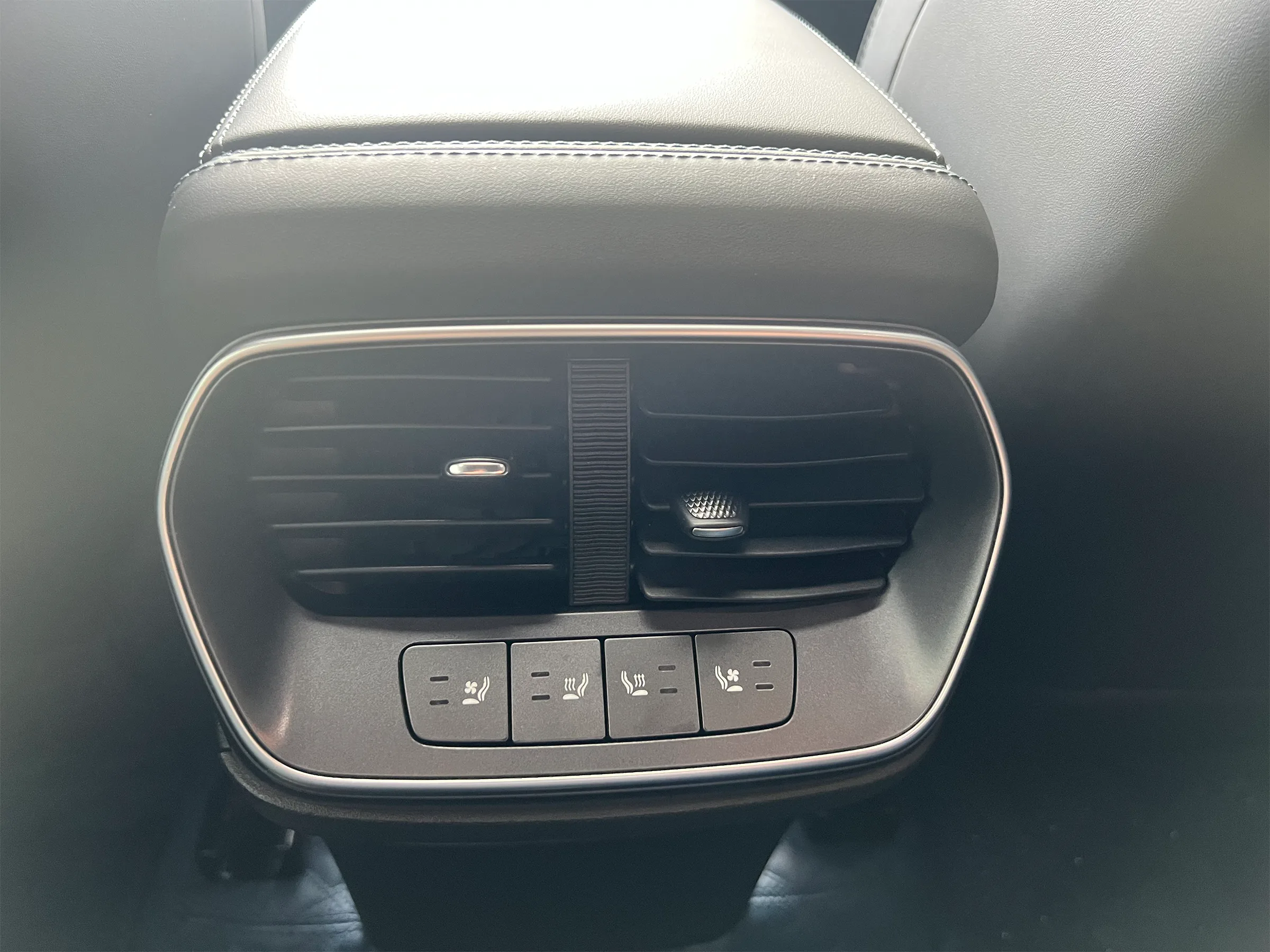 BYD Sealion 07 2024 11