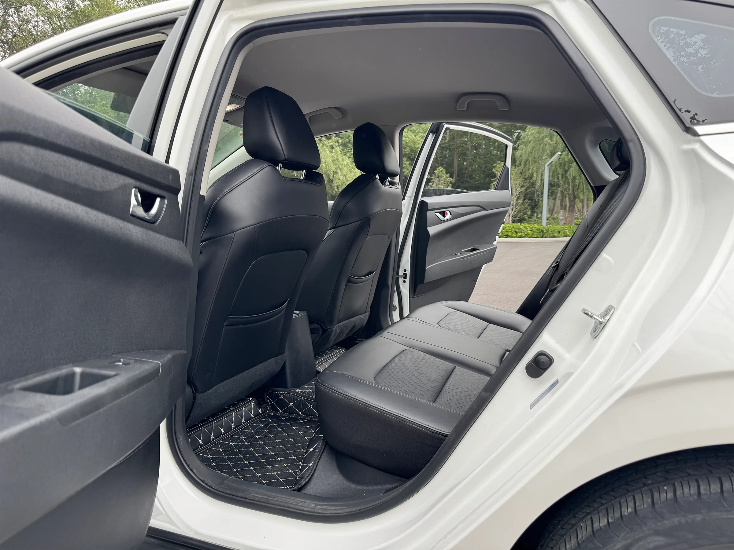 Changan Eado EV460 2022 10