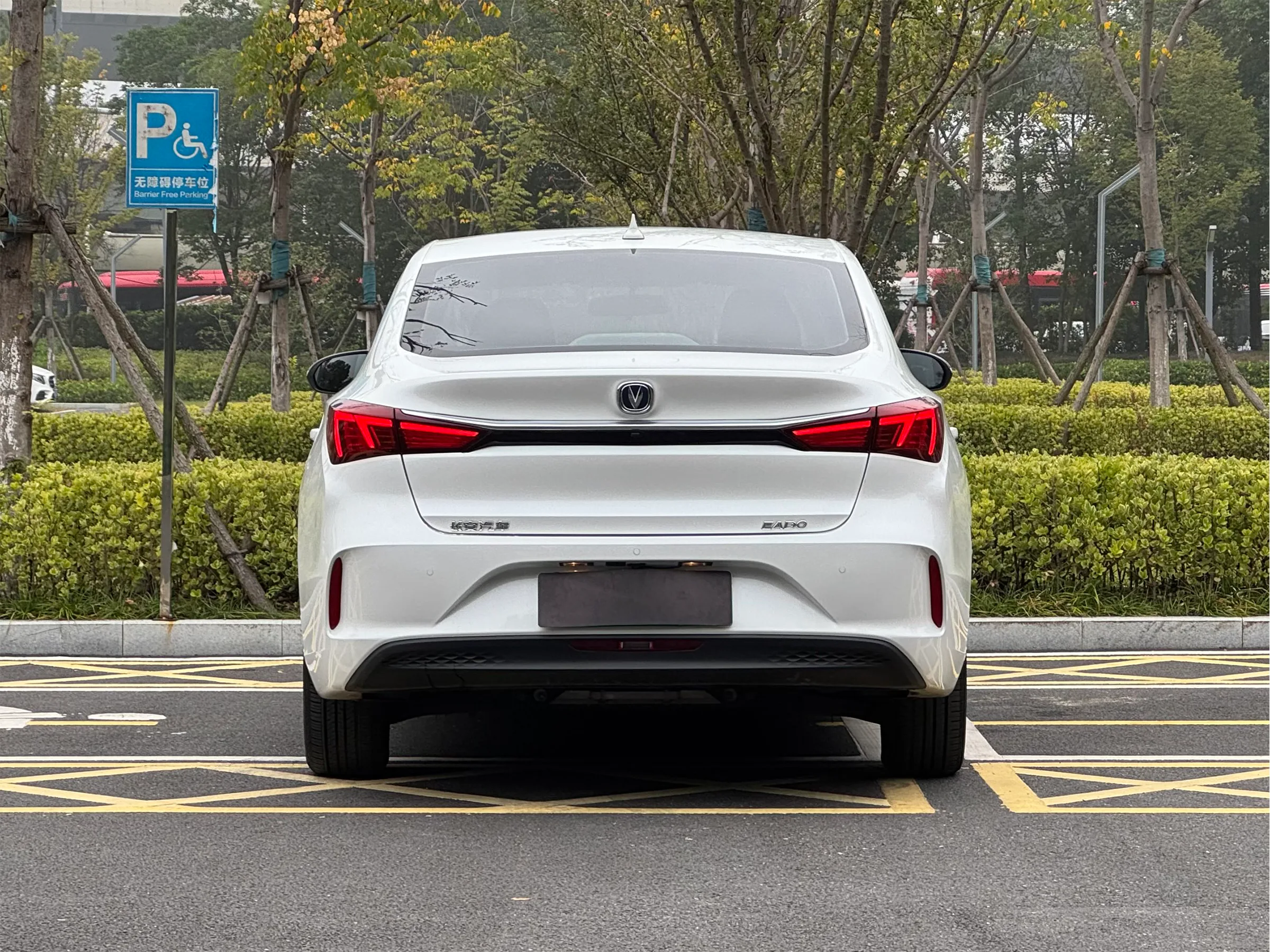 Changan Eado EV460 2022 5