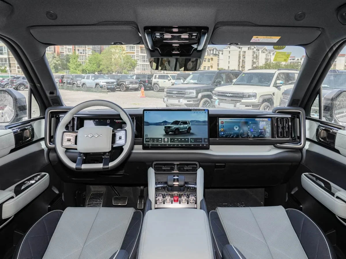 Leopard 5 interior Shoal Green_1