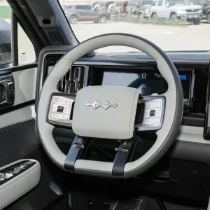 Leopard 5 interior Shoal Green_2