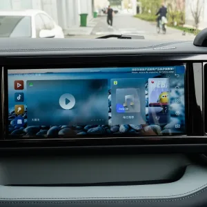 Leopard 5 interior Shoal Green_4