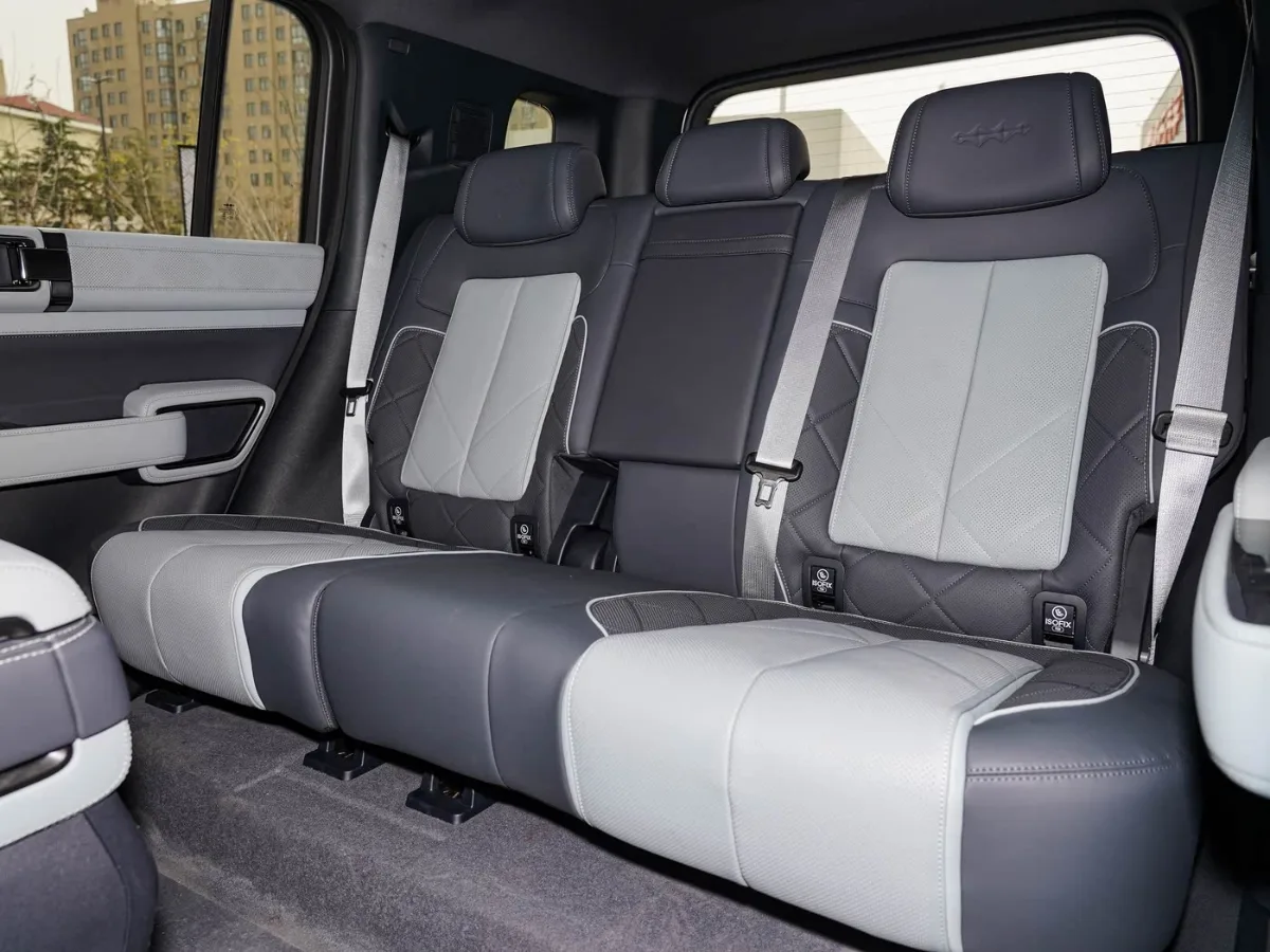 Leopard 5 interior Shoal Green_6