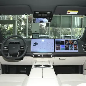 Li Auto L6 interior Black&White_1