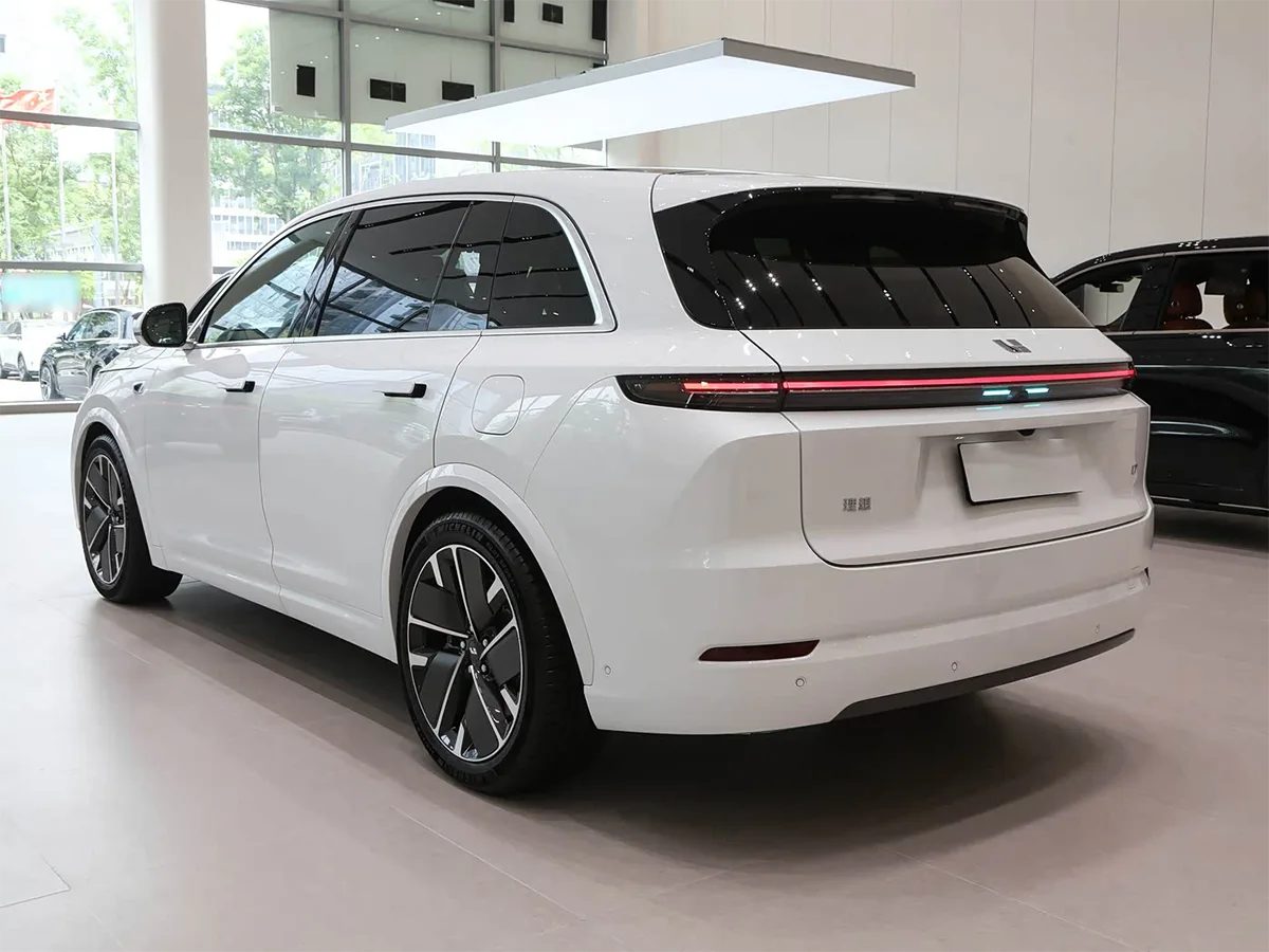 Li Auto L7 White_3