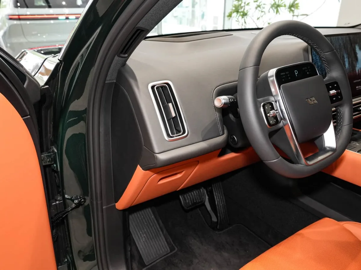Li Auto L7 interior Black&Orange_2