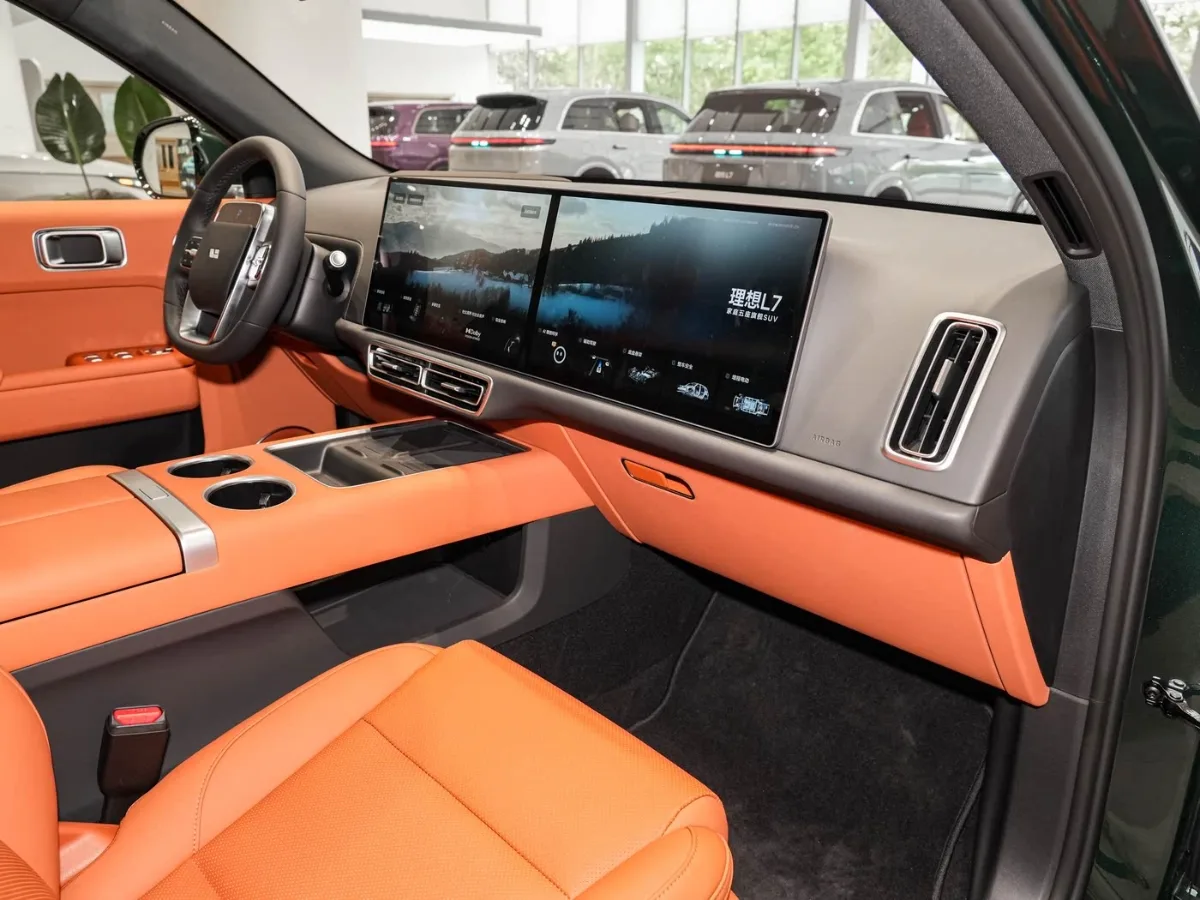 Li Auto L7 interior Black&Orange_3