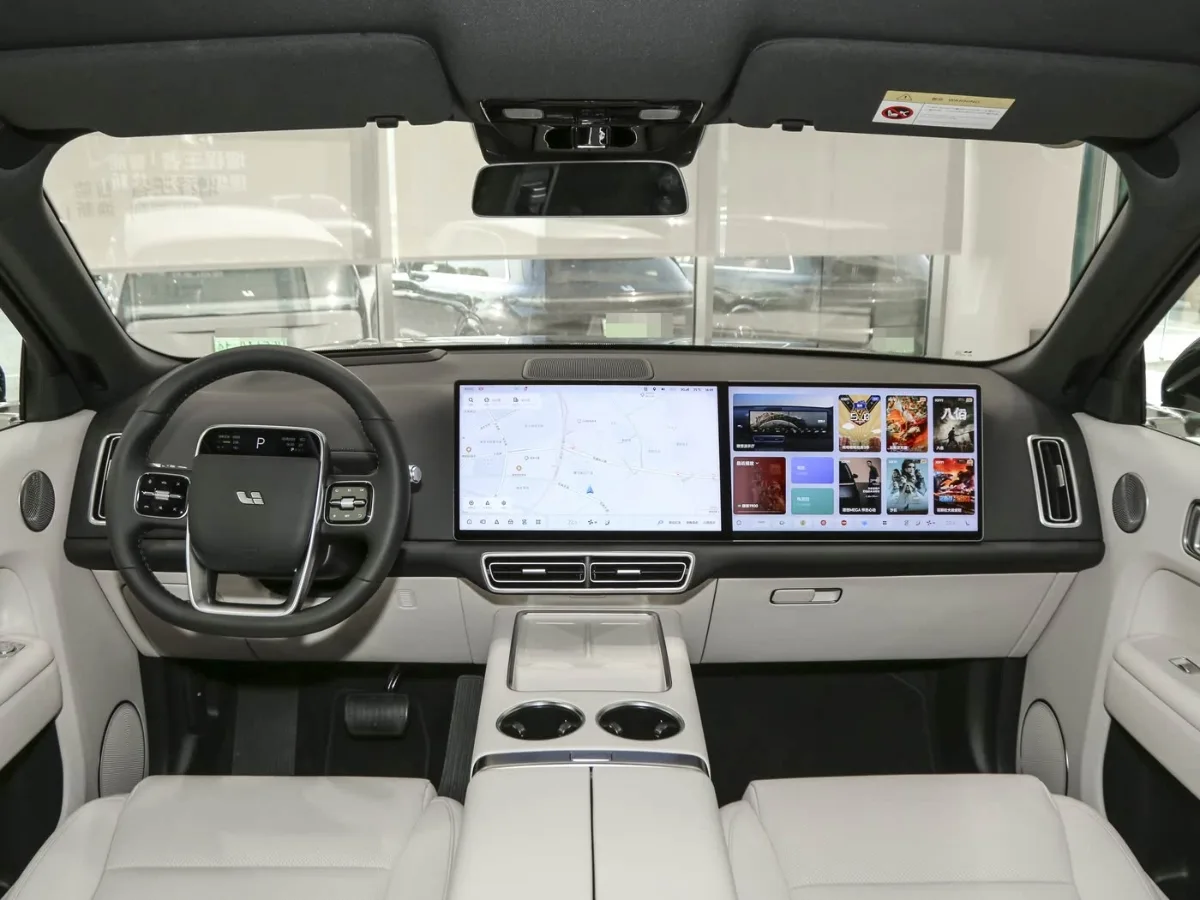 Li Auto L8 interior Black&White_1