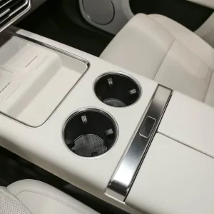 Li Auto L8 interior Black&White_3