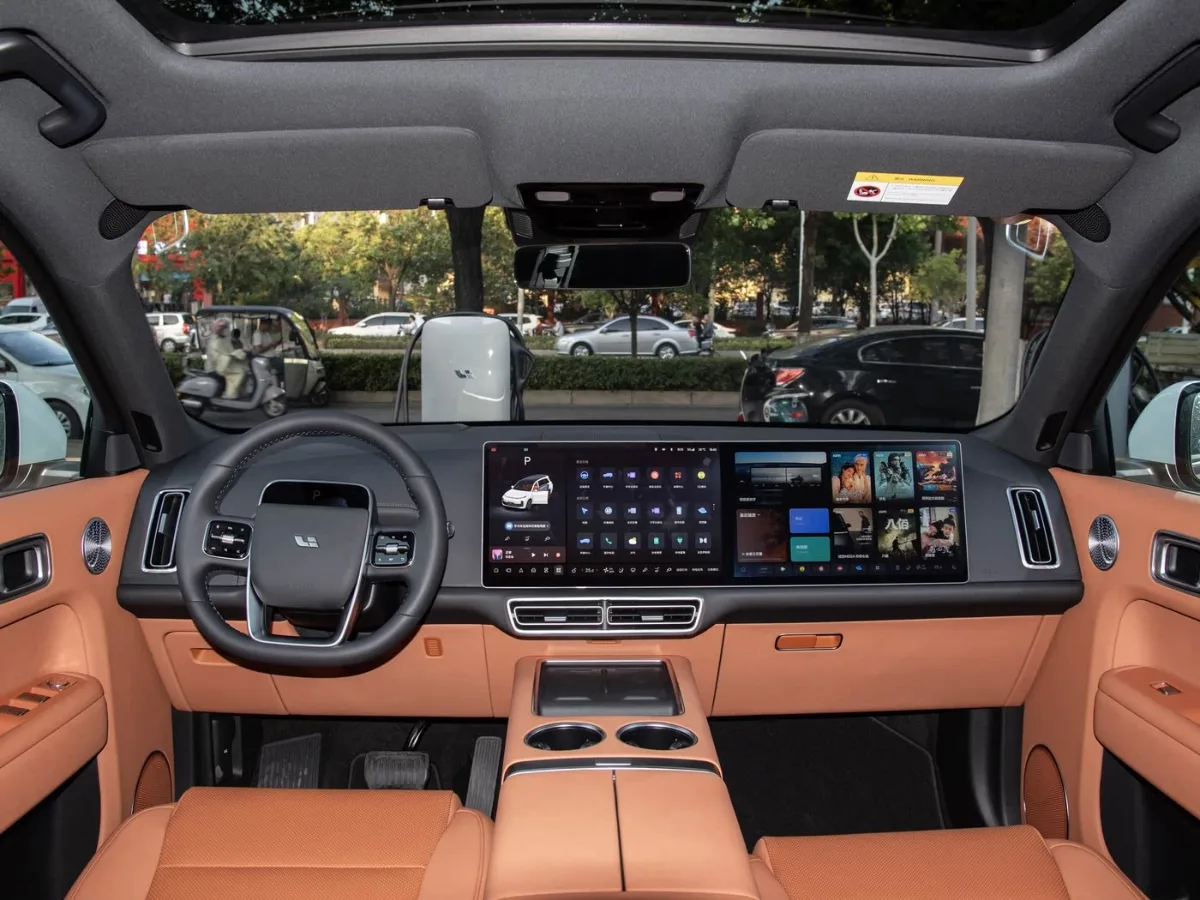 Li Auto L9- Interior Blackr&Orange
