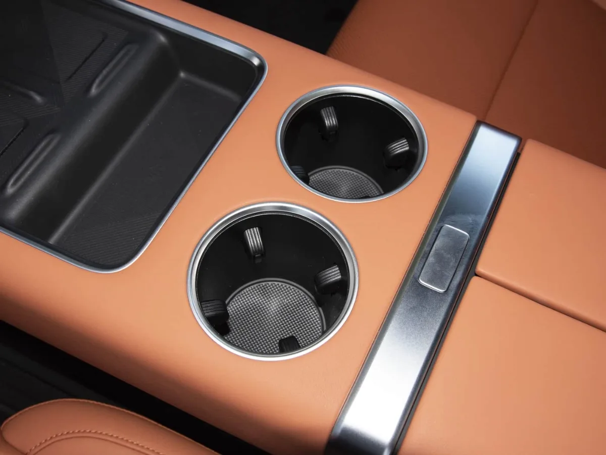 Li Auto L9- Interior Blackr&Orange3