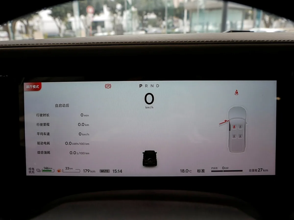 ROX 01 interior black_3