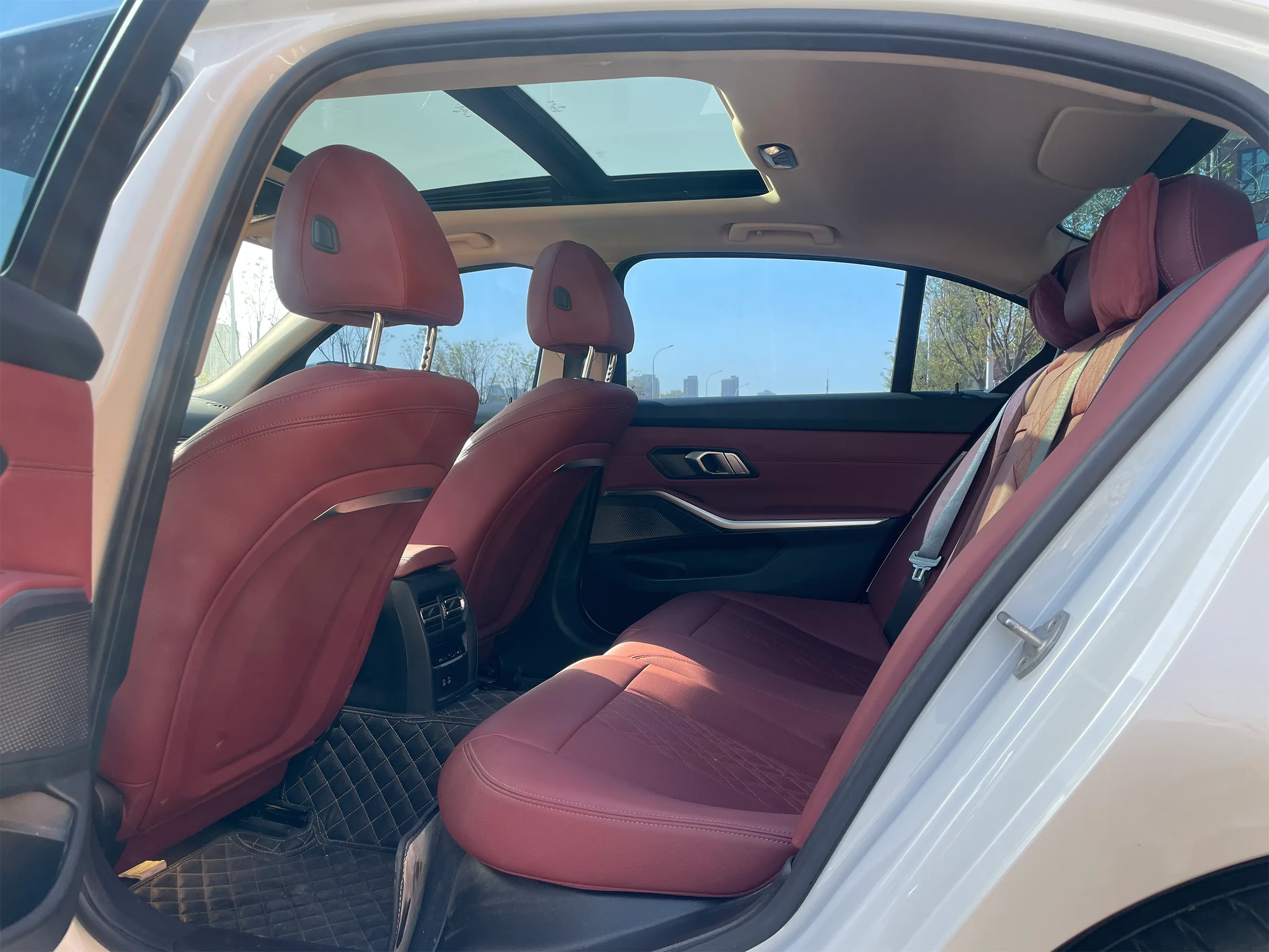 BMW 320Li M 2023-2024 10