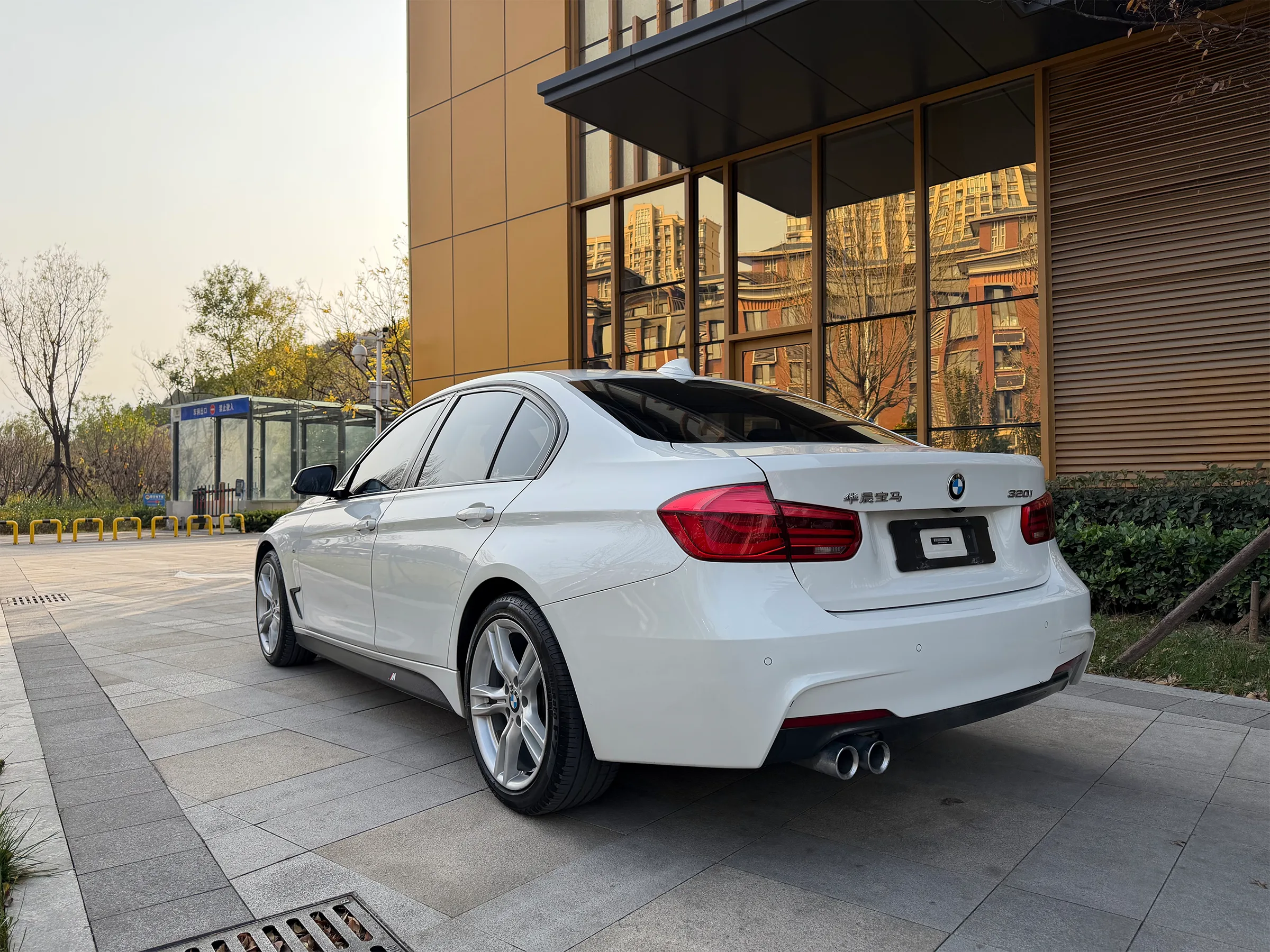 BMW 320i M 2019 5
