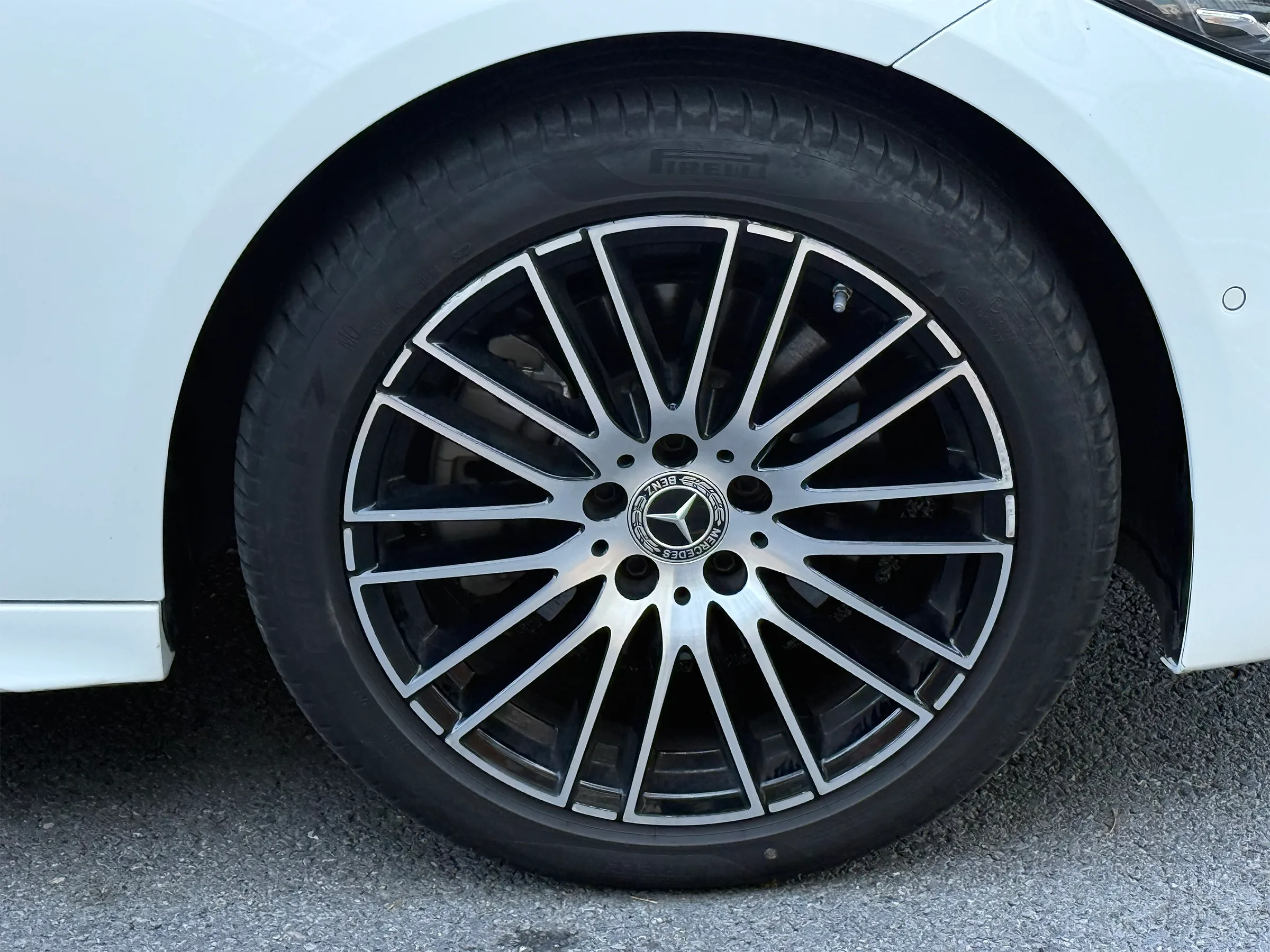 C-Class 2024 200L HEV 12