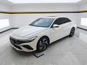 Hyundai Elantra 2023 1.5L CVT Premium Edition