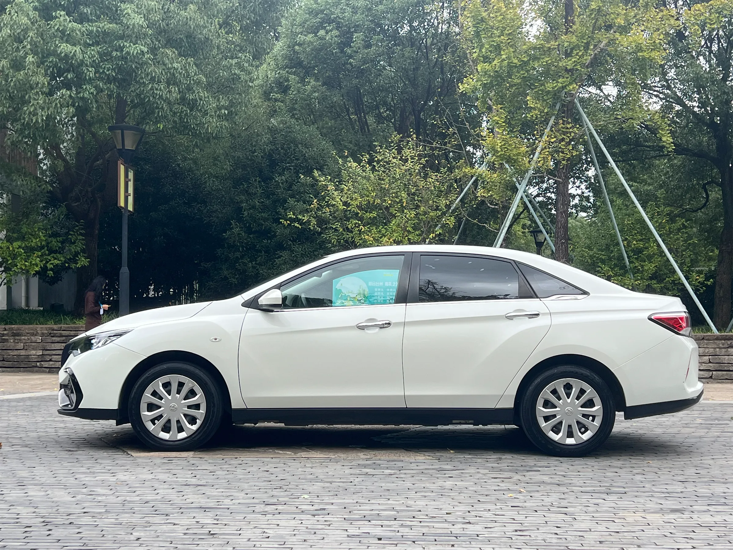 Venucia D60 EV 2022 6