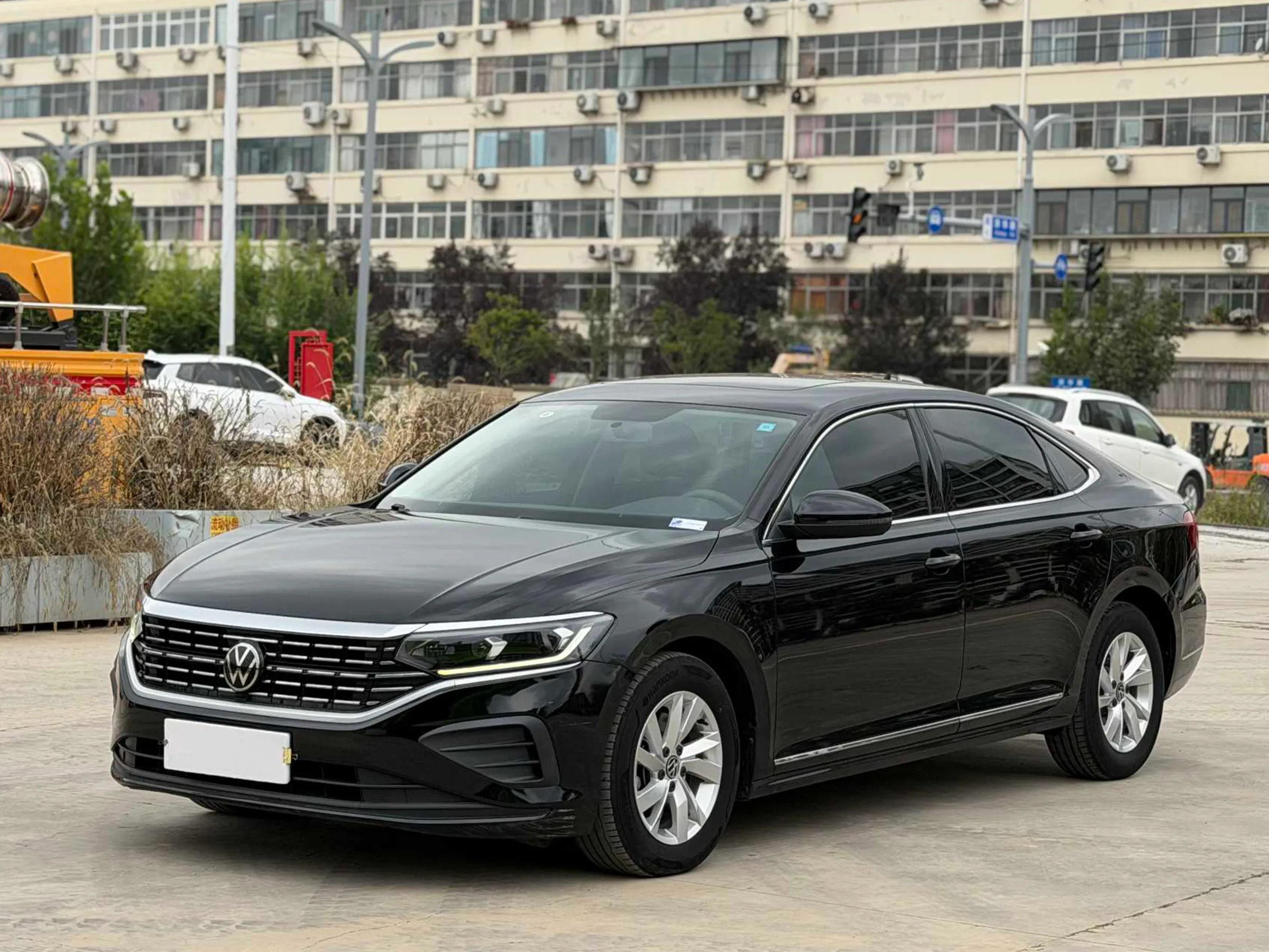 Volkswagen Passat 2023 280TSI Business Edition 1