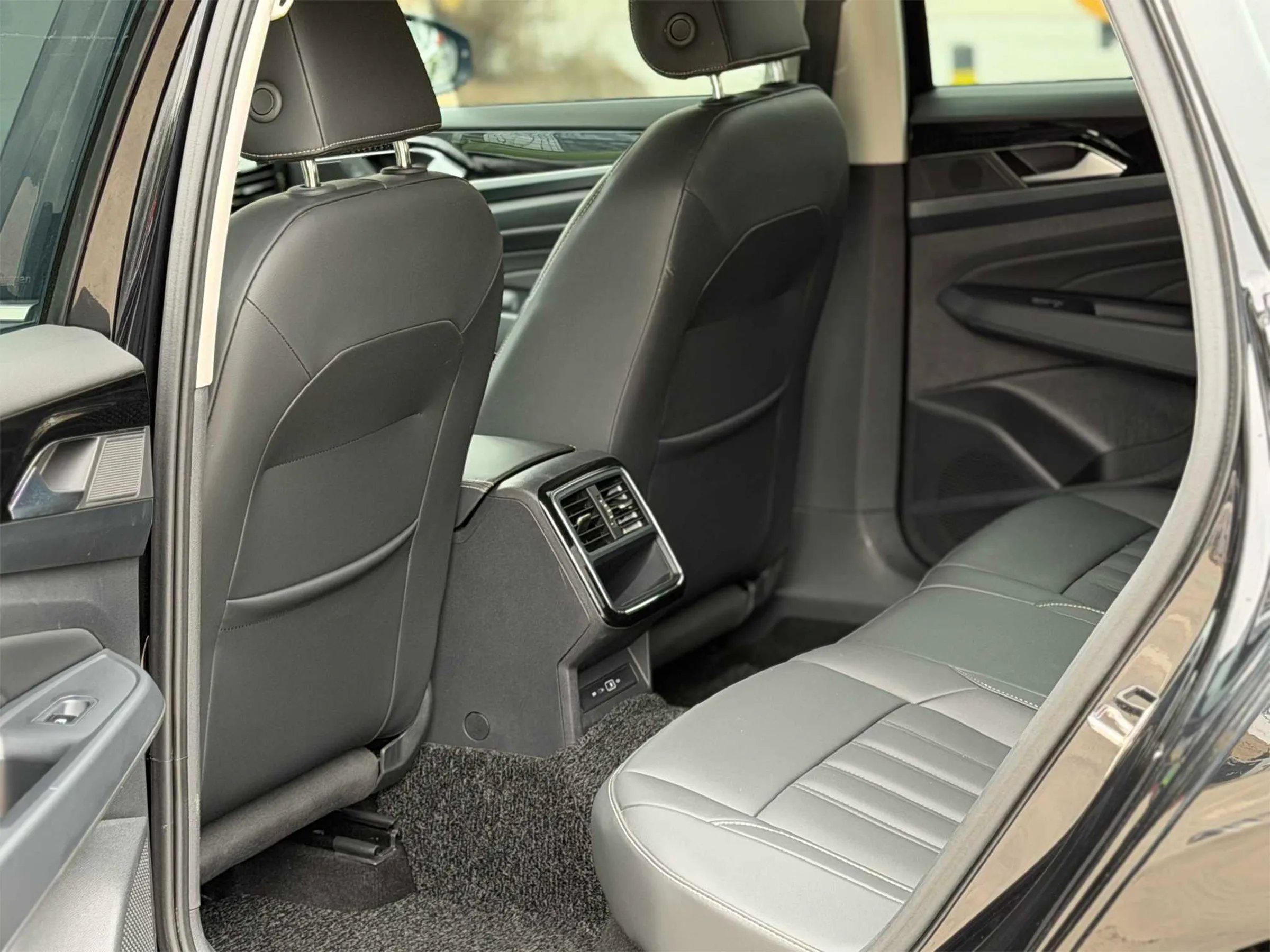 Volkswagen Passat 2023 280TSI Business Edition 11