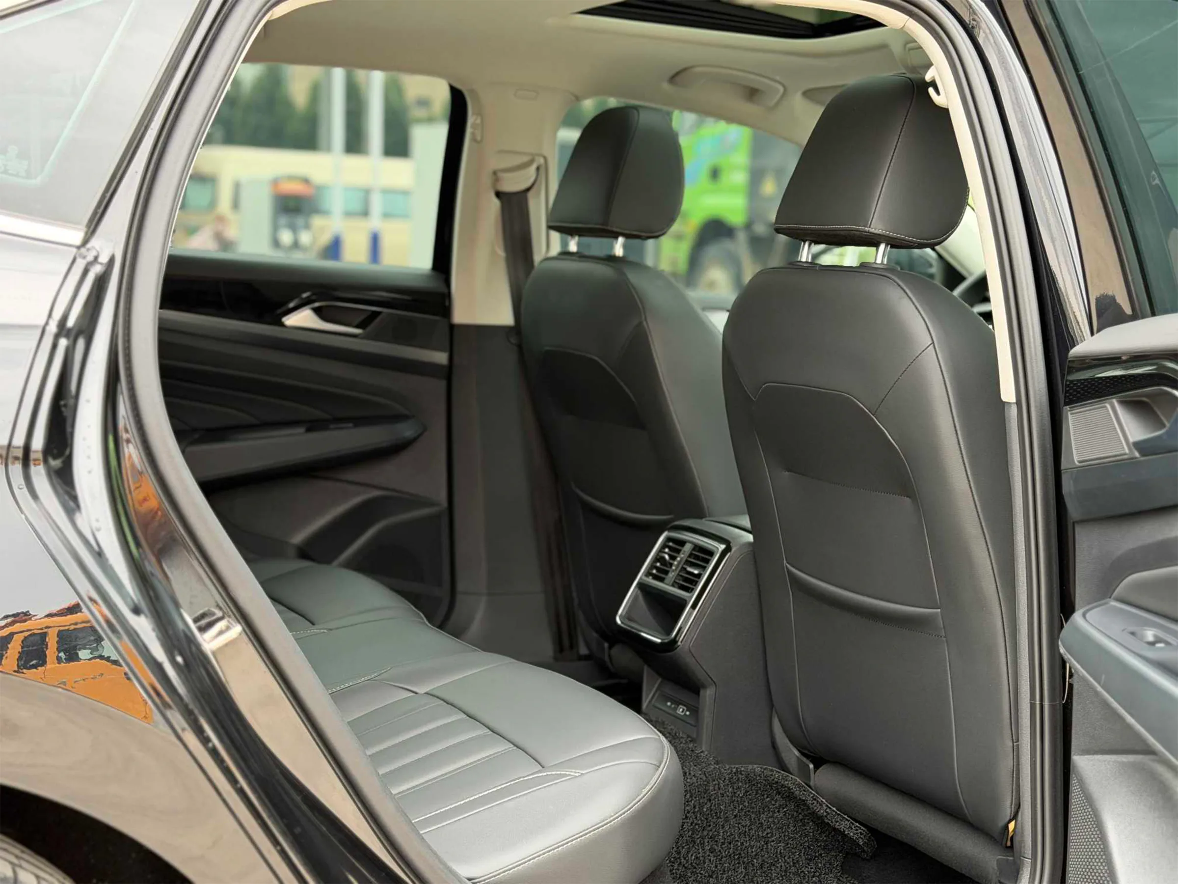 Volkswagen Passat 2023 280TSI Business Edition 12