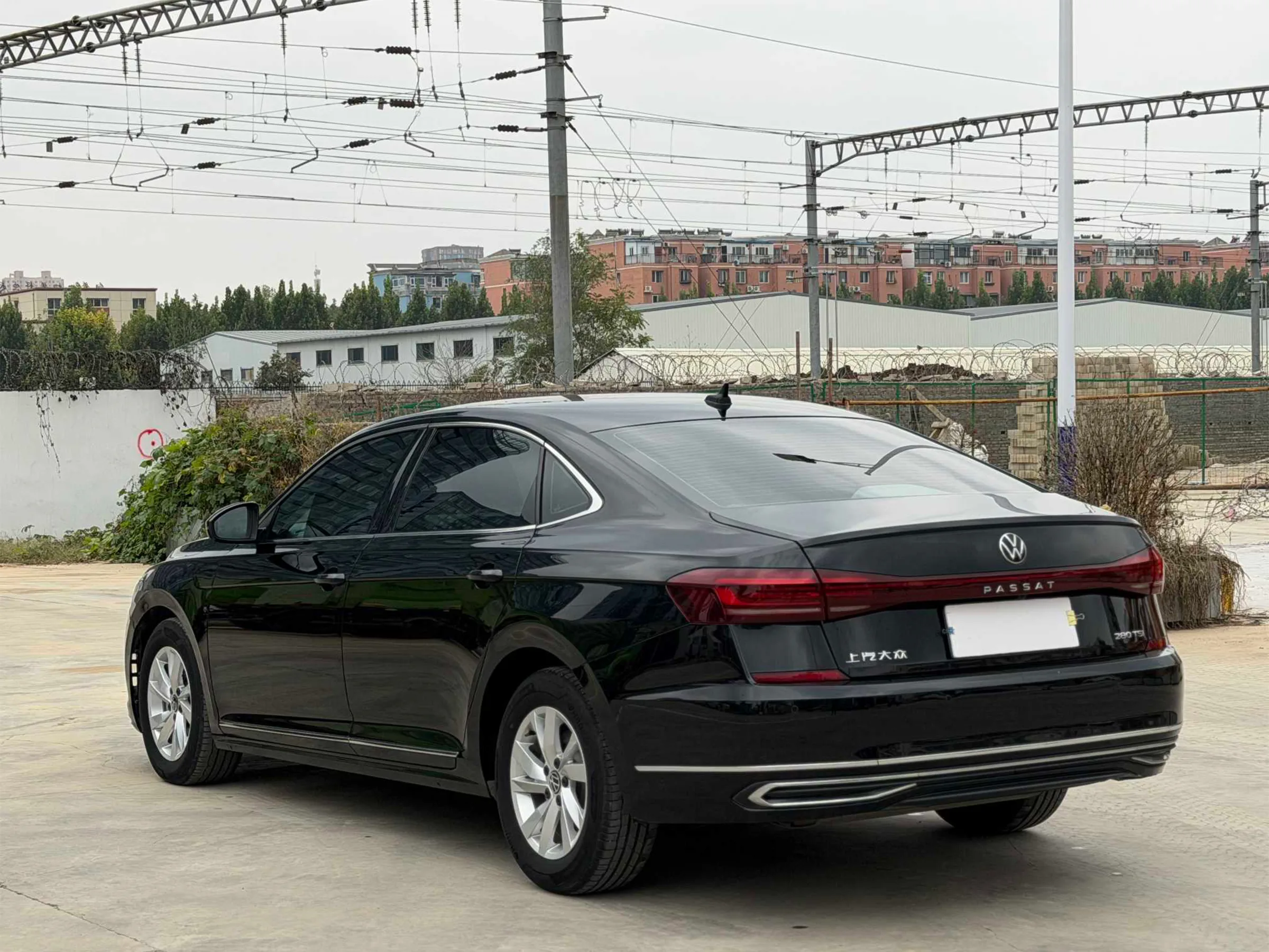 Volkswagen Passat 2023 280TSI Business Edition 4