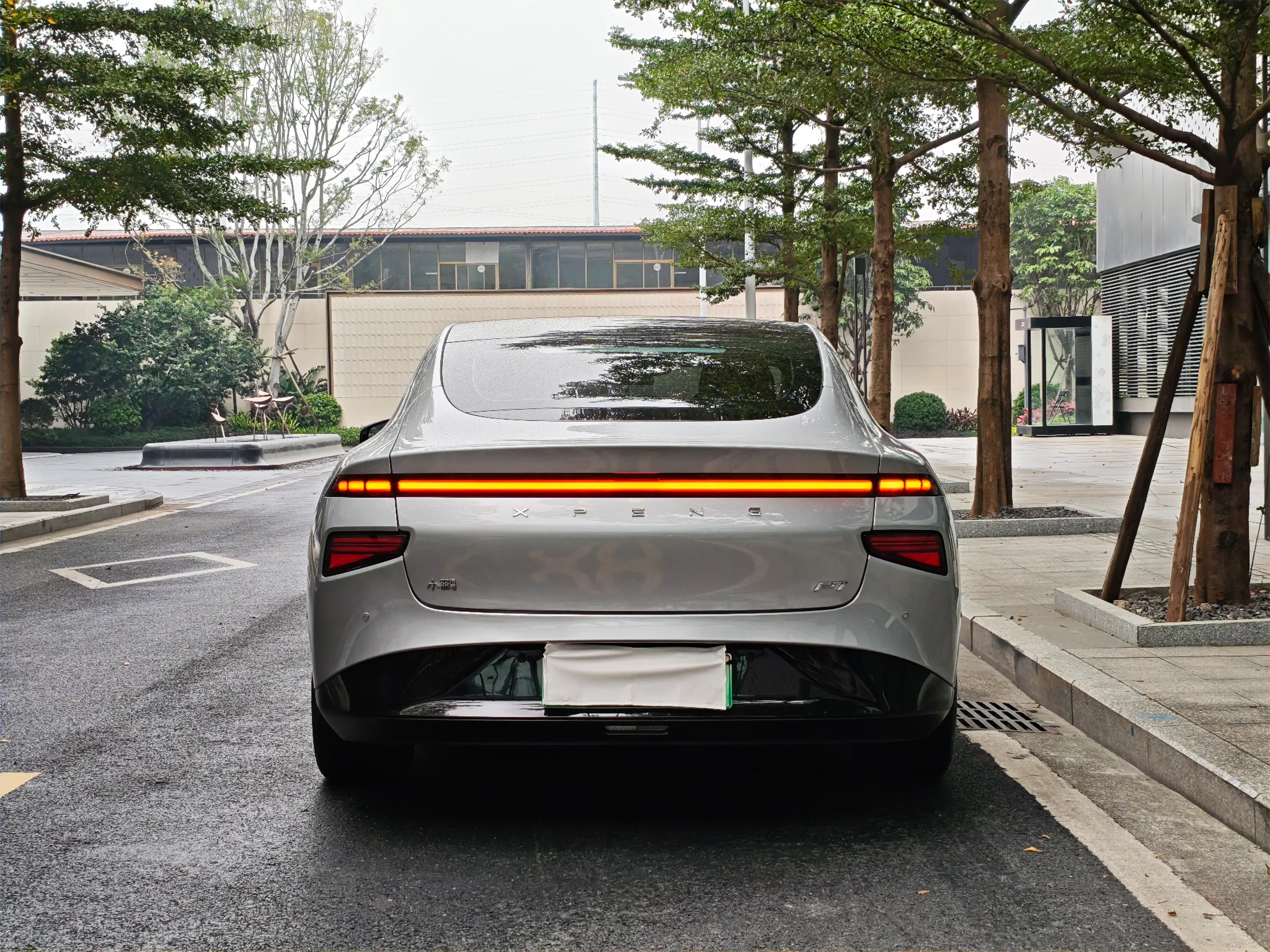 XPENG P7 2022 625E 5