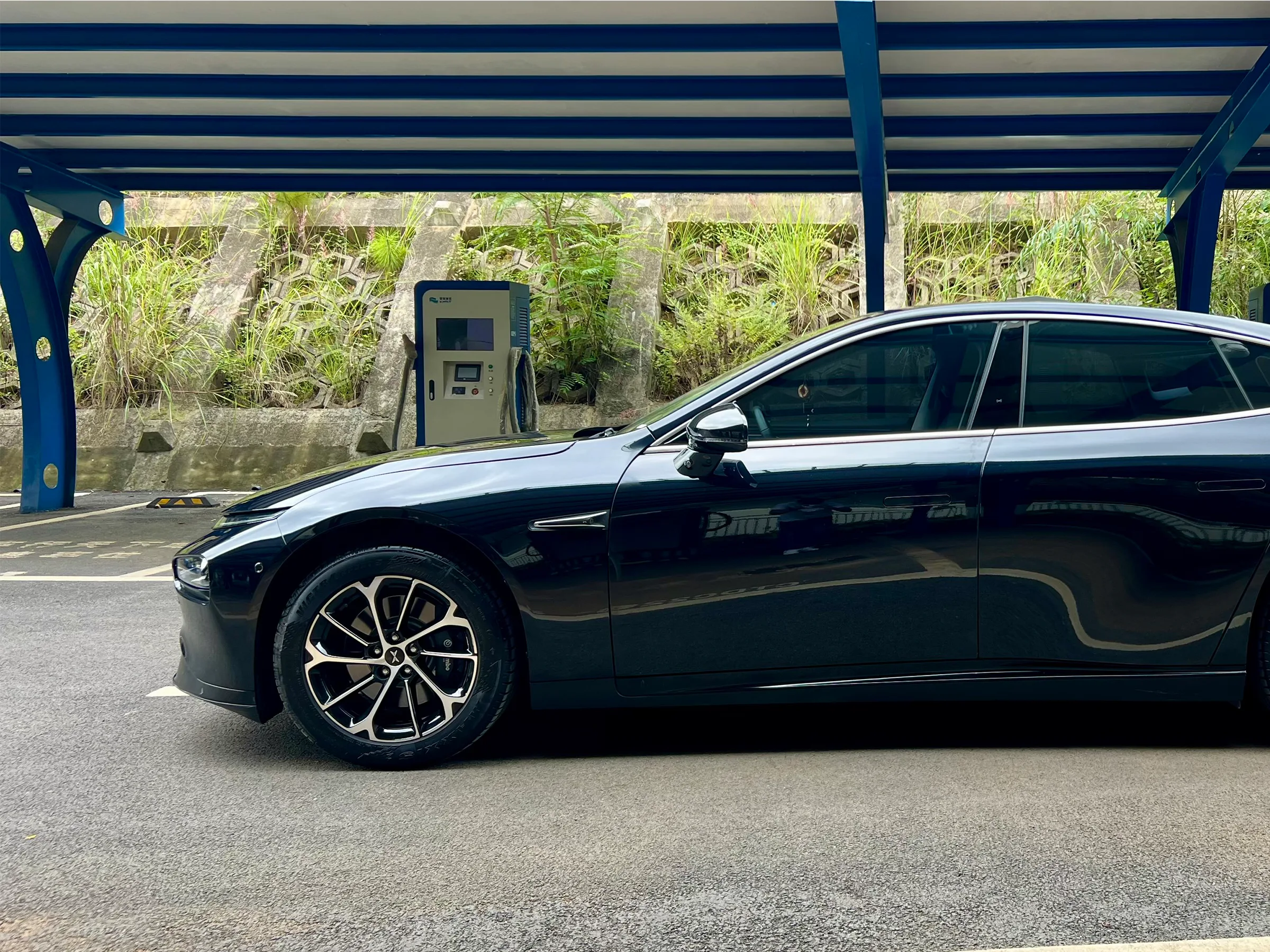 XPENG P7 2023 586E 12