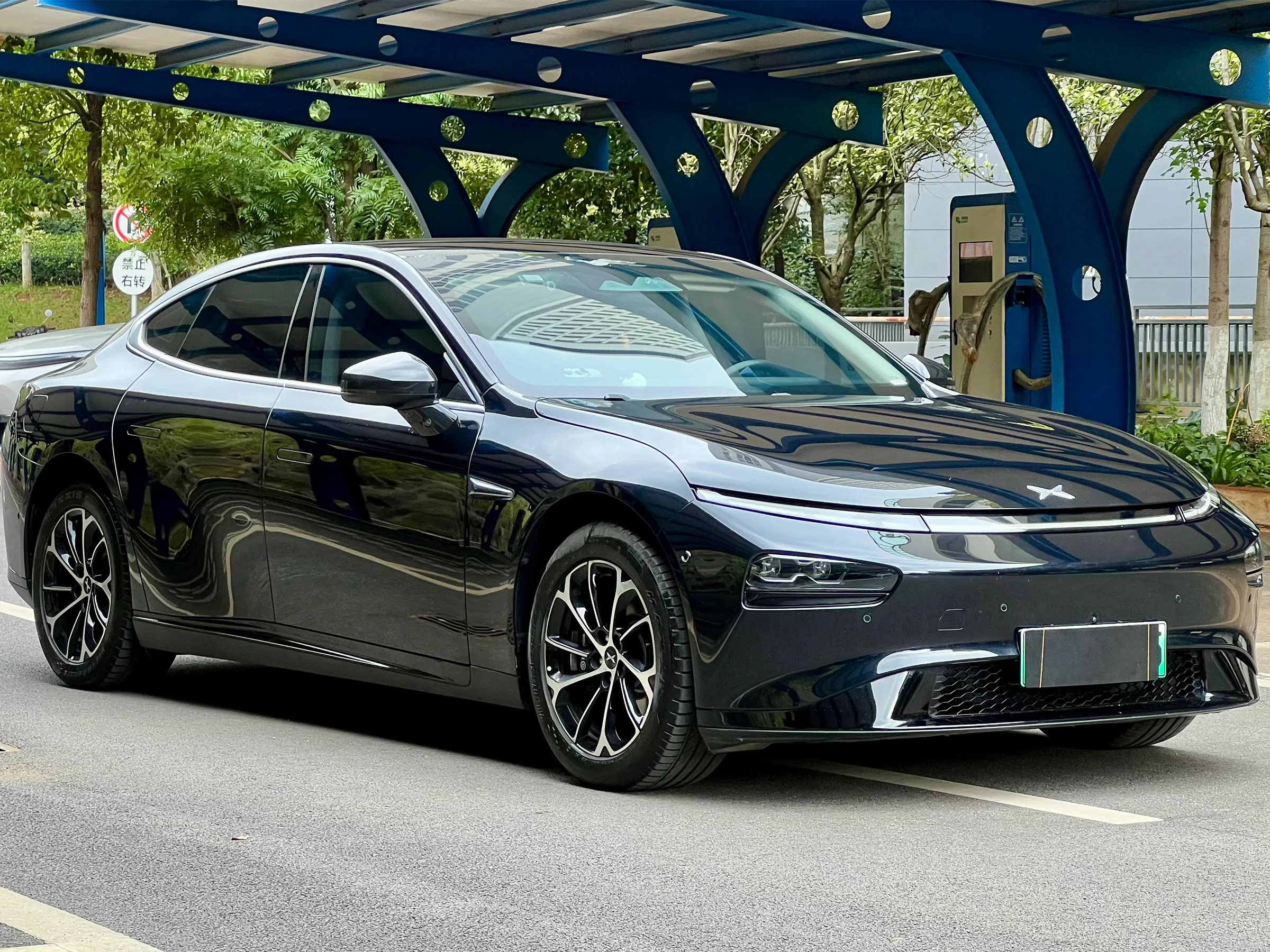 XPENG P7 2023 586E 3