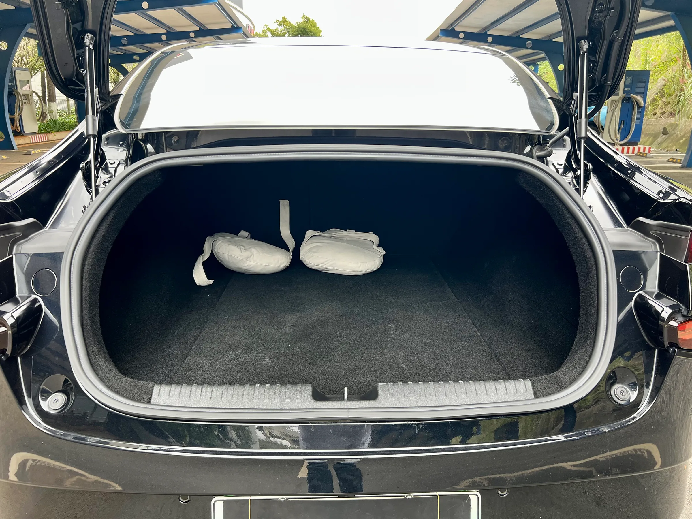 XPENG P7 2023 586E 7